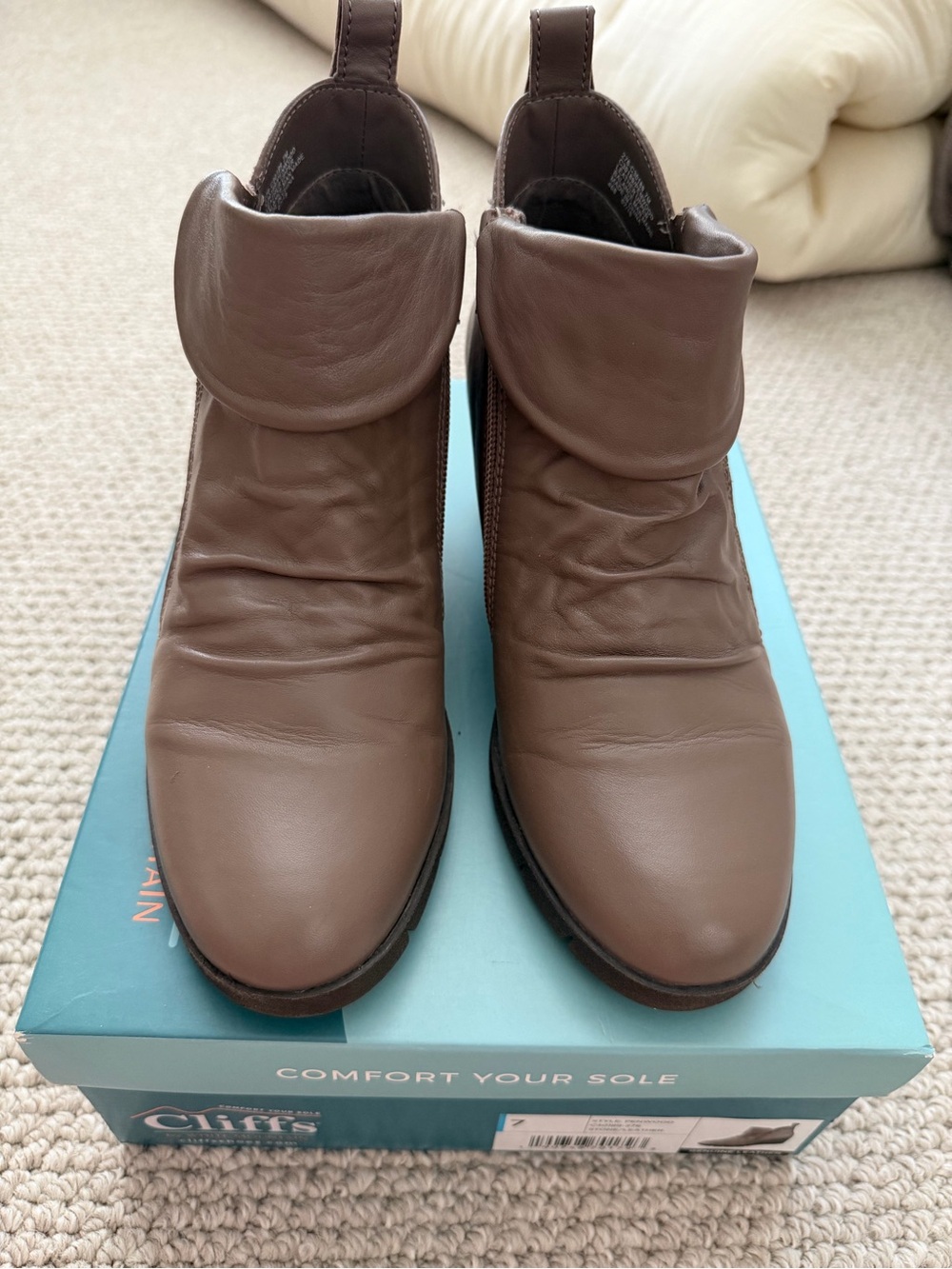 Cliffs by White Mountain - Women's Brown Leather Ankle Boots (7)